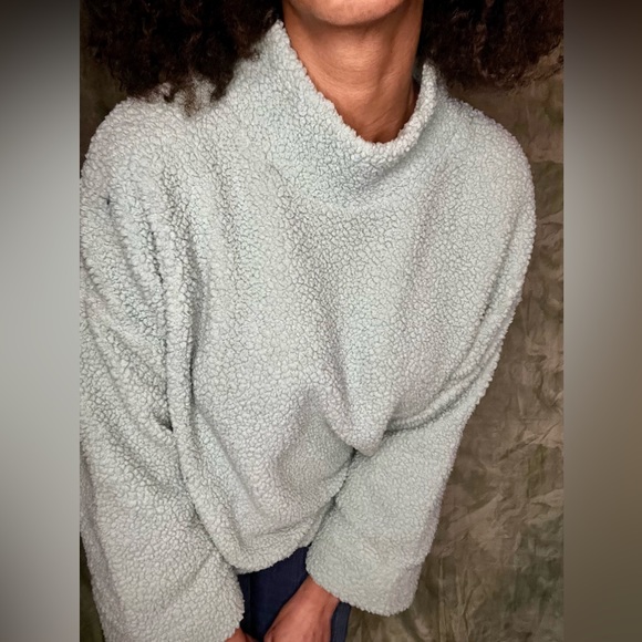 Turquoise Mockneck Gap Sherpa 3/4 Sleeve Sweatshirt - Picture 3 of 3